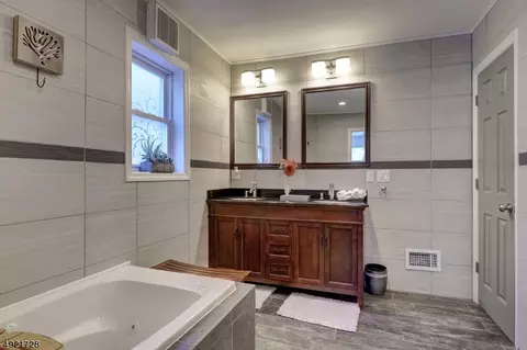 60 High St, Wayne, NJ 07470 photo 17