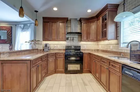60 High St, Wayne, NJ 07470 photo 14