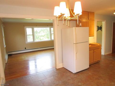 14 Doreen Ln, Wayne, NJ 07470 photo 9