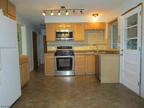 14 Doreen Ln, Wayne, NJ 07470 photo 11