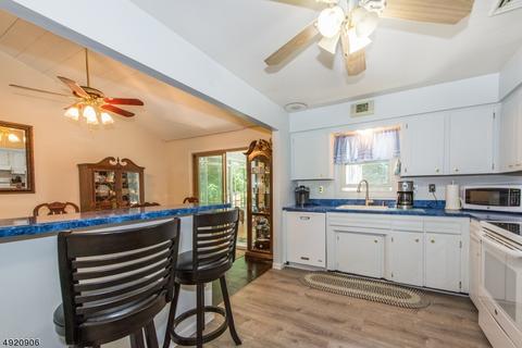 122 Warren Rd, Sparta, NJ 07871 photo 2