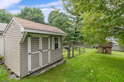304 Sharp St, Hackettstown, NJ 07840 photo 23