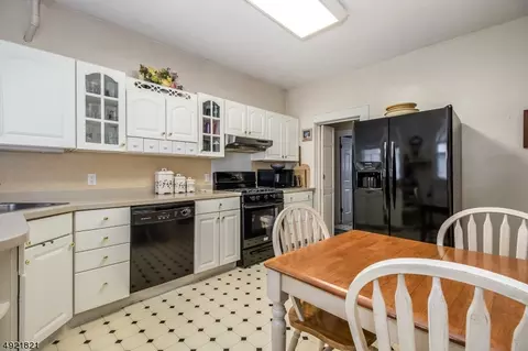 304 Sharp St, Hackettstown, NJ 07840 photo 10