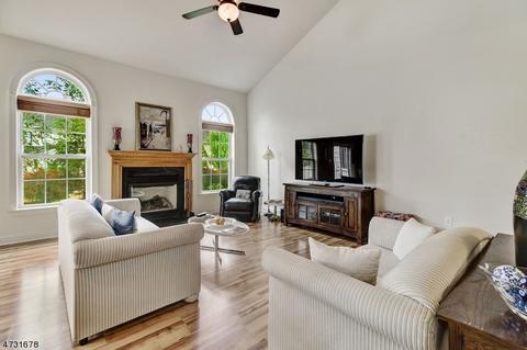 26 Crestview Dr, Clinton, NJ 08809 photo 4