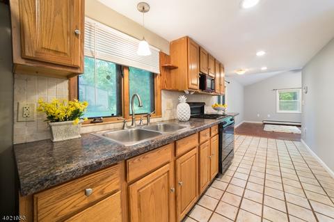 4 Bells Path, Stanhope, NJ 07874 photo 5