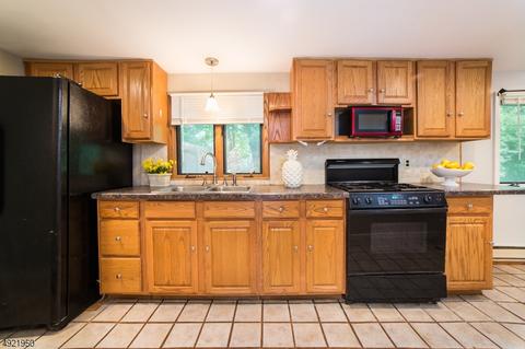4 Bells Path, Stanhope, NJ 07874 photo 6