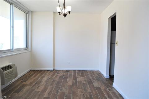 160 Overlook Ave #11F, Hackensack, NJ 07601 photo 6