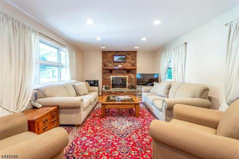 372 Chelsea St, Paramus, NJ 07652 photo 9