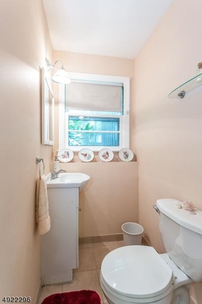 372 Chelsea St, Paramus, NJ 07652 photo 18