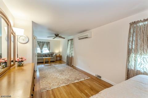 372 Chelsea St, Paramus, NJ 07652 photo 14