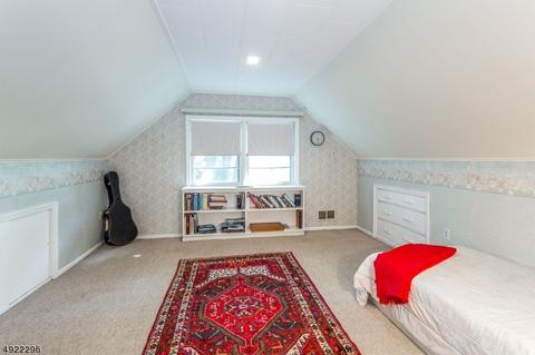 372 Chelsea St, Paramus, NJ 07652 photo 17