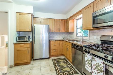372 Chelsea St, Paramus, NJ 07652 photo 7