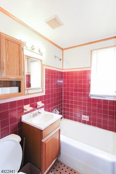 20 Corsay Rd, Nutley, NJ 07110 photo 9