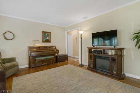 453 Plainfield Ave, Berkeley Heights, NJ 07922 photo 2