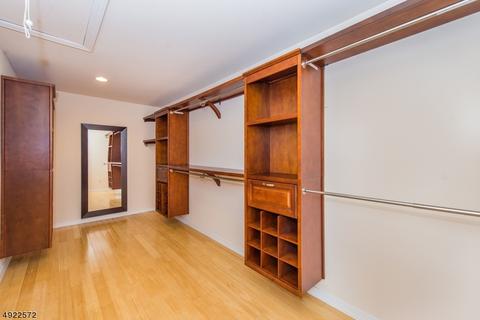 429 Beech Ave, Paramus, NJ 07652 photo 15
