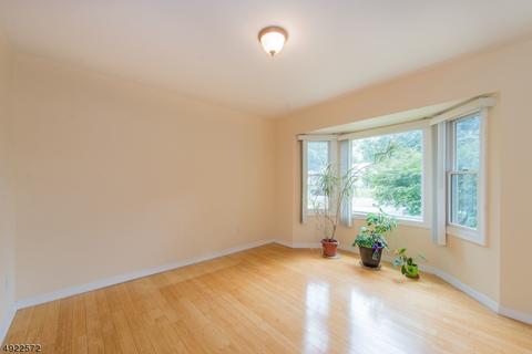 429 Beech Ave, Paramus, NJ 07652 photo 7
