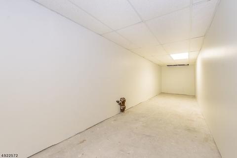 429 Beech Ave, Paramus, NJ 07652 photo 23