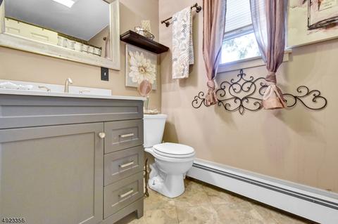 422 E Front St #E, Plainfield, NJ 07060 photo 8
