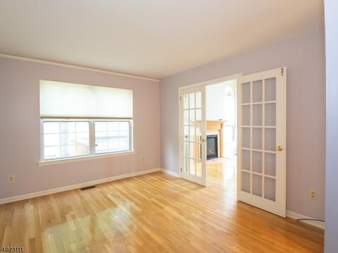 175 Aster Ct, Whitehouse Station, NJ 08889 photo 4