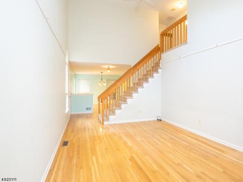 175 Aster Ct, Whitehouse Station, NJ 08889 photo 3