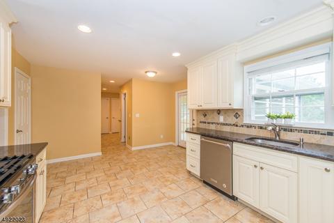12 Mountainside Rd, Mendham, NJ 07945 photo 4