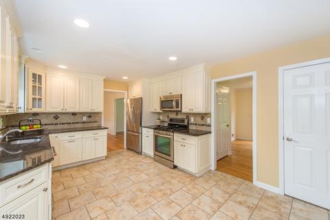 12 Mountainside Rd, Mendham, NJ 07945 photo 2