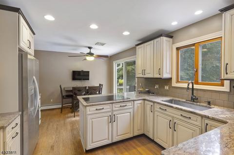 105 Spring Ln Fl, Hackettstown, NJ 07840 photo 11