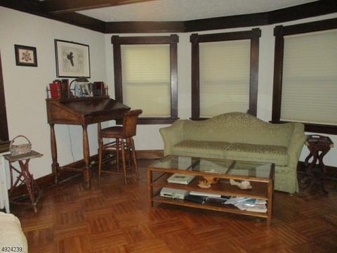423 Berkeley Ave, Bloomfield, NJ 07003 photo 4