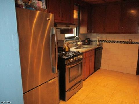 423 Berkeley Ave, Bloomfield, NJ 07003 photo 7