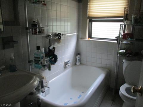 423 Berkeley Ave, Bloomfield, NJ 07003 photo 17