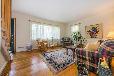 14 Forest Ter, Wayne, NJ 07470 photo 3