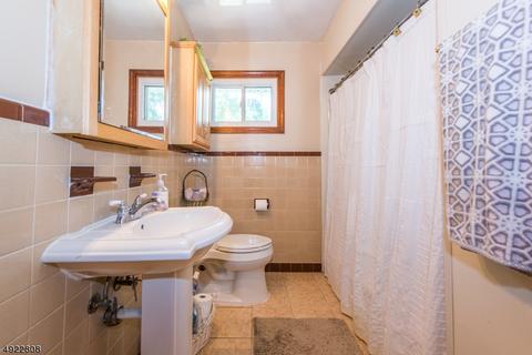 14 Forest Ter, Wayne, NJ 07470 photo 12