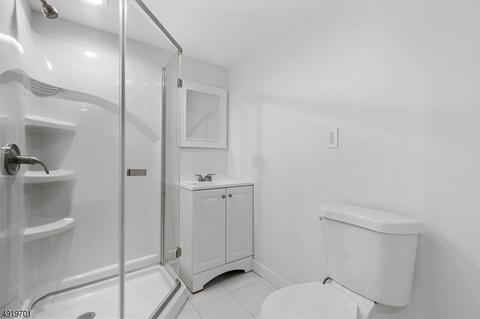 55 Coldevin Rd, Clark, NJ 07066 photo 10