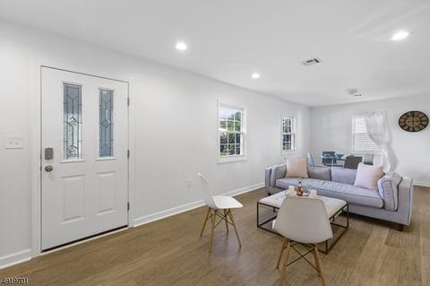 55 Coldevin Rd, Clark, NJ 07066 photo 2