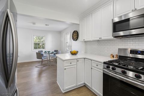 55 Coldevin Rd, Clark, NJ 07066 photo 6