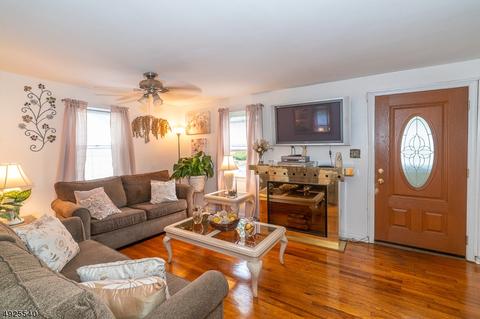 720 E Henry St, Linden, NJ 07036 photo 5