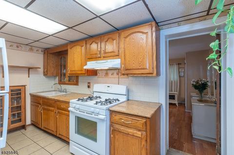 720 E Henry St, Linden, NJ 07036 photo 8