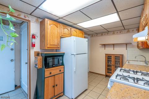 720 E Henry St, Linden, NJ 07036 photo 9