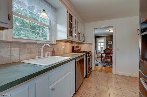 70 Springbrook Rd, Springfield, NJ 07081 photo 9