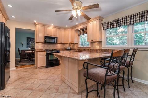 8 Hackberry Pl, Flemington, NJ 08822 photo 4