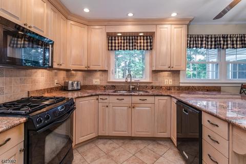 8 Hackberry Pl, Flemington, NJ 08822 photo 5