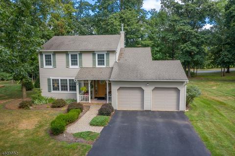 8 Hackberry Pl, Flemington, NJ 08822 photo 2