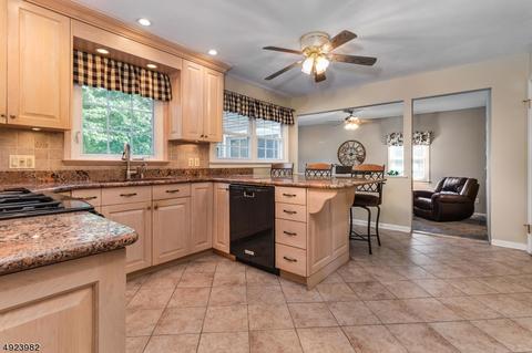 8 Hackberry Pl, Flemington, NJ 08822 photo 6