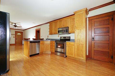 308 Sharp St, Hackettstown, NJ 07840 photo 11