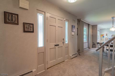 6 Vermont Dr, Paramus, NJ 07652 photo 3
