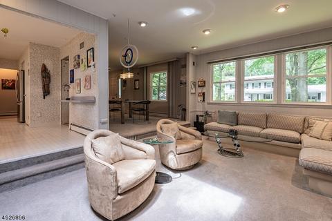 6 Vermont Dr, Paramus, NJ 07652 photo 10
