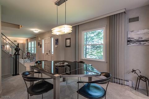 6 Vermont Dr, Paramus, NJ 07652 photo 8
