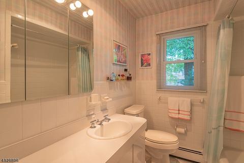 6 Vermont Dr, Paramus, NJ 07652 photo 21