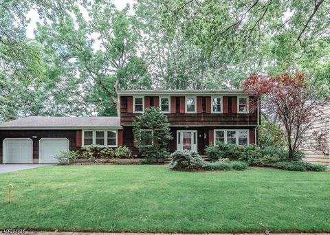6 Vermont Dr, Paramus, NJ 07652 photo 1