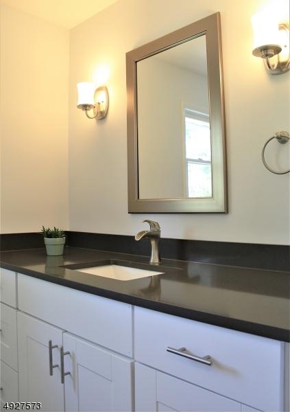 207 Pine St, Hackettstown, NJ 07840 photo 11